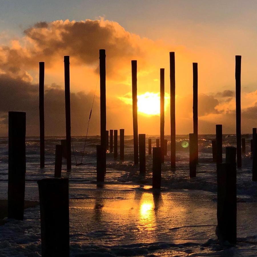 Strandhuis De Zeeparel Met Hottub Petten Bagian luar foto