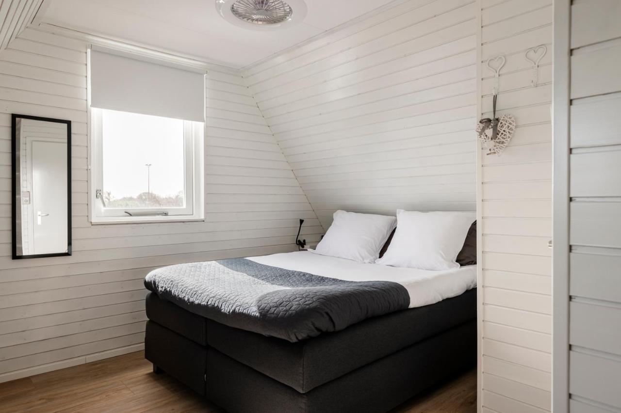 Strandhuis De Zeeparel Met Hottub Petten Bagian luar foto